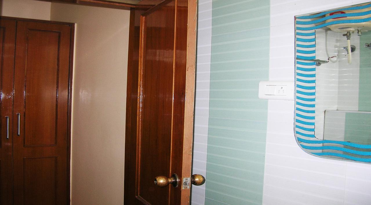 Athidhi Residency Hotel Тирупати Екстериор снимка